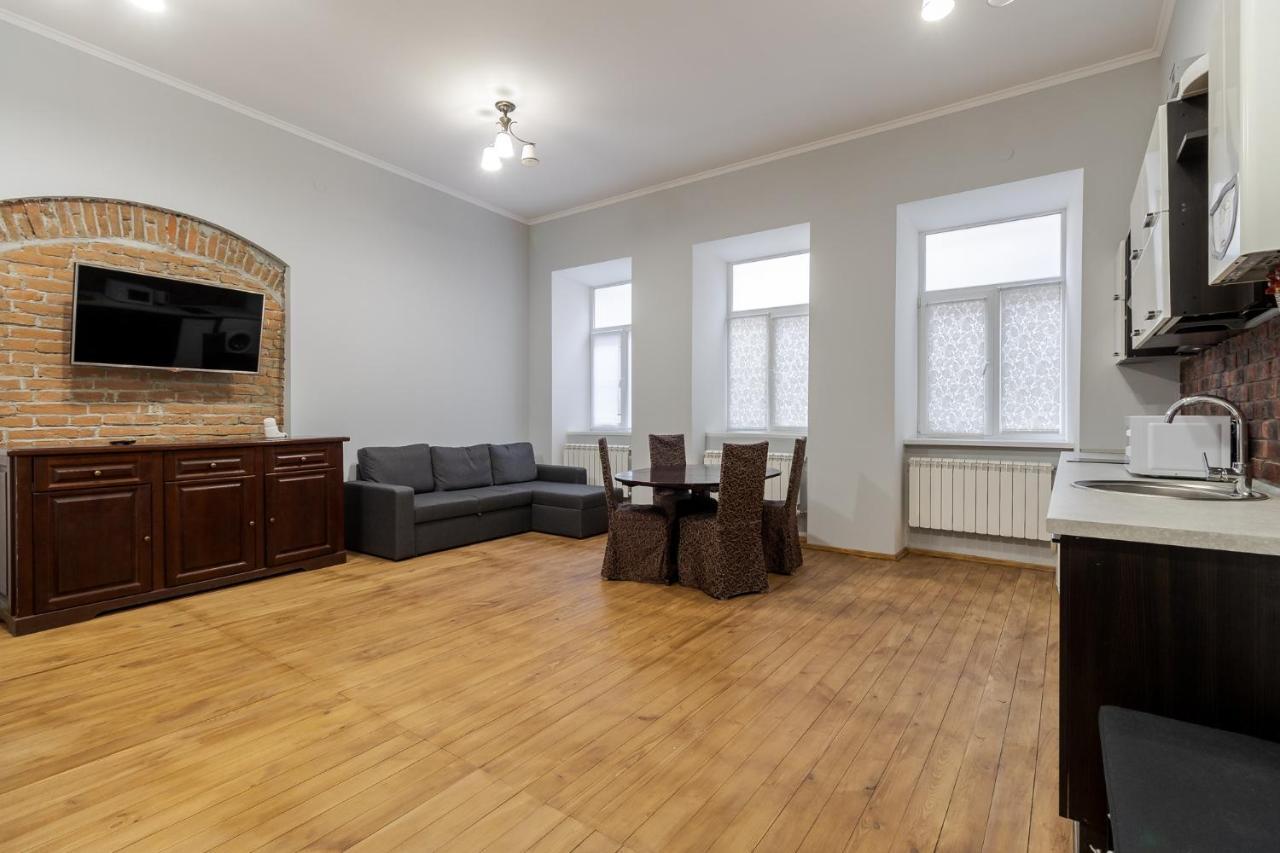 Apartment On Stavropihiiska Street 3 Lviv Exterior photo