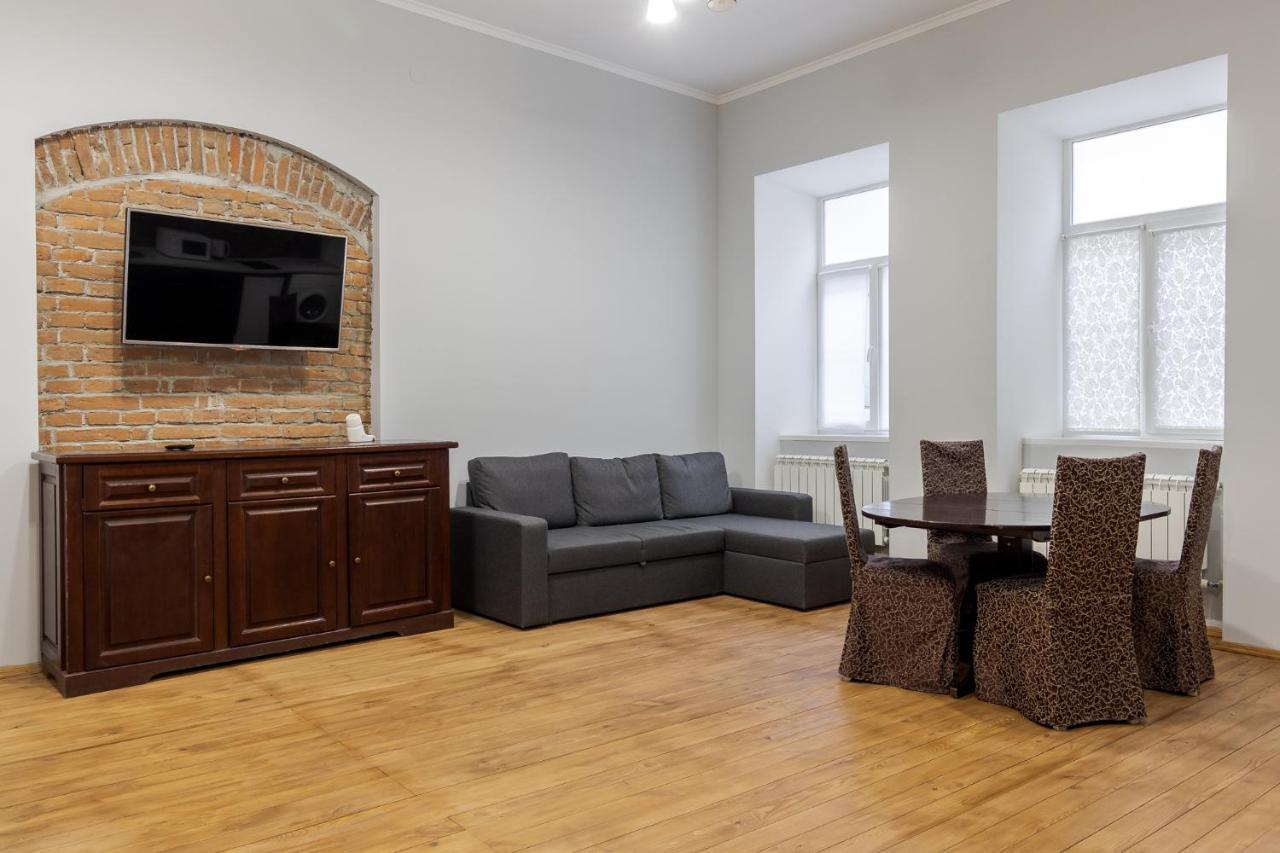 Apartment On Stavropihiiska Street 3 Lviv Exterior photo